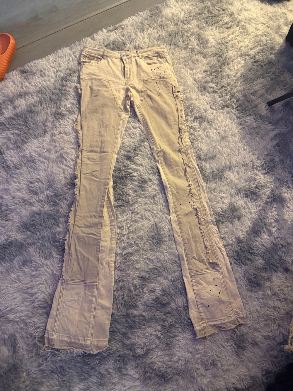 Men’s Stacked Beige Distressed Flared Jeans